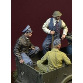 “Under guard” Battle of Britain 1940 3 figures set