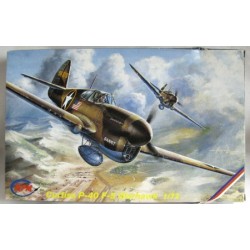 Curtiss P-40 F5 Warhawk