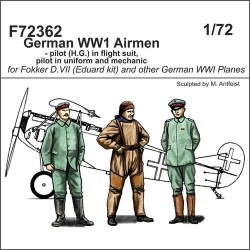 German WWI Airmen - 2 pilot + mechanic